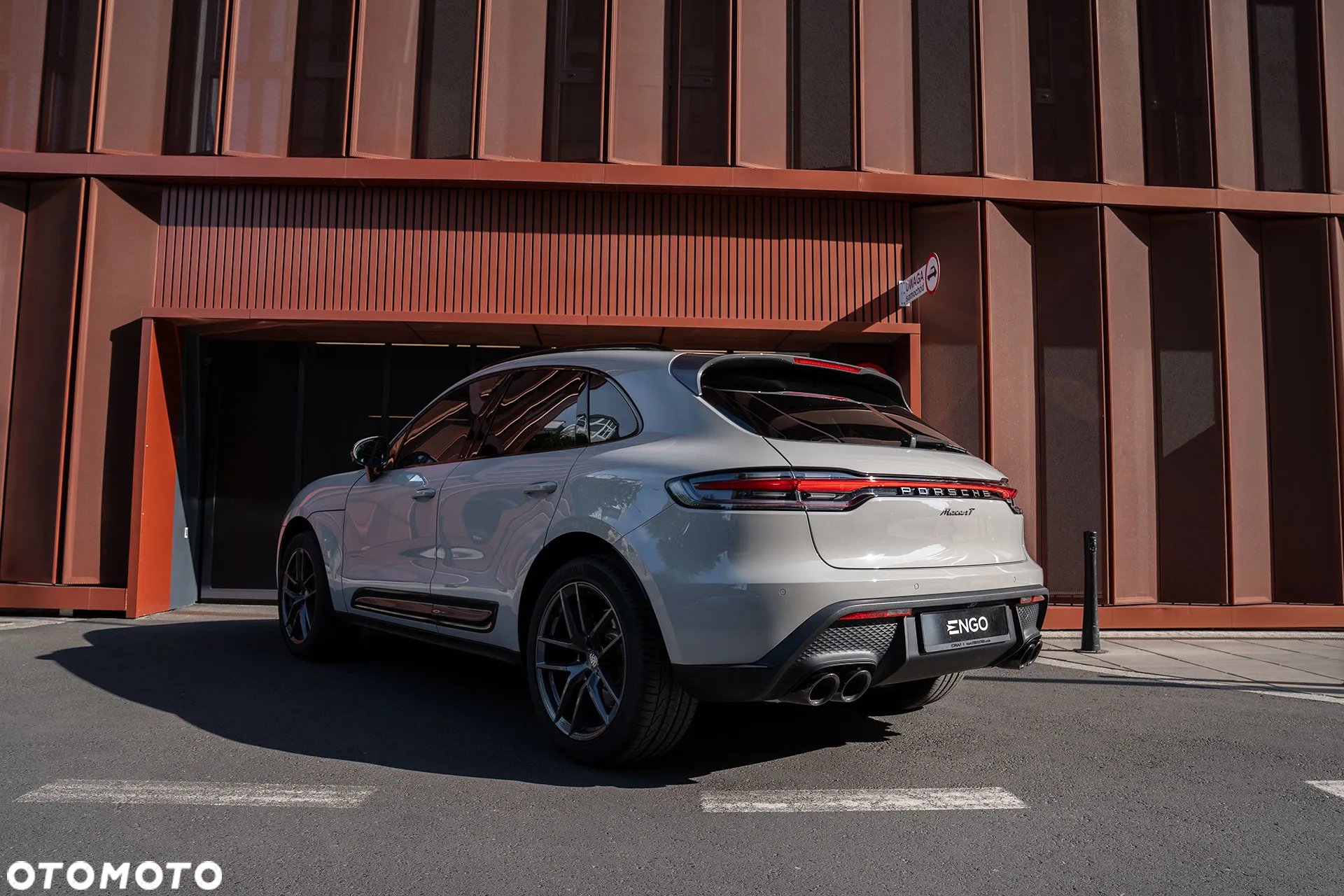 Porsche Macan T - 11