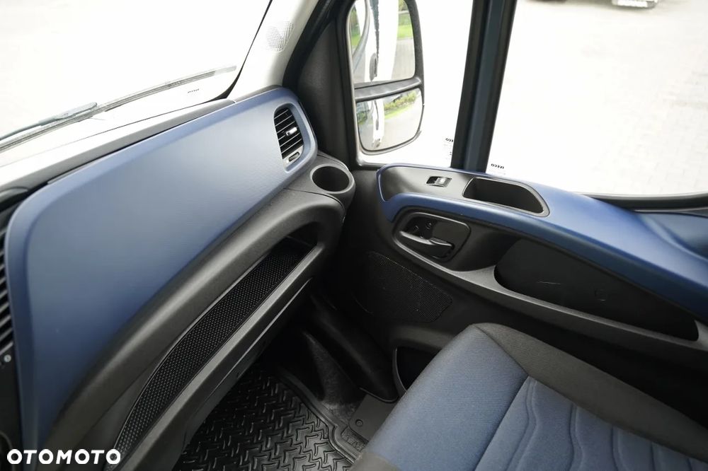 Iveco DAILY 35-NP / CNG /  KONTENER 4,3 m  / WINDA PALFINGER  / SPROWADZONY - 26