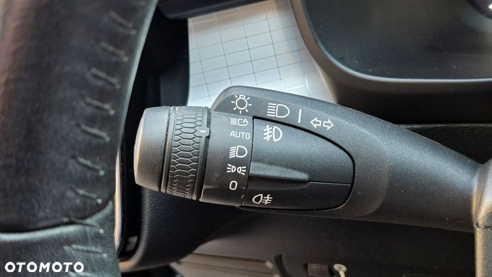 Volvo XC 40 T3 Geartronic Momentum Pro - 34
