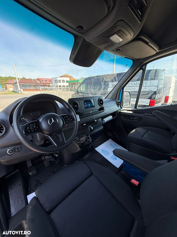 Mercedes-Benz Sprinter - 10