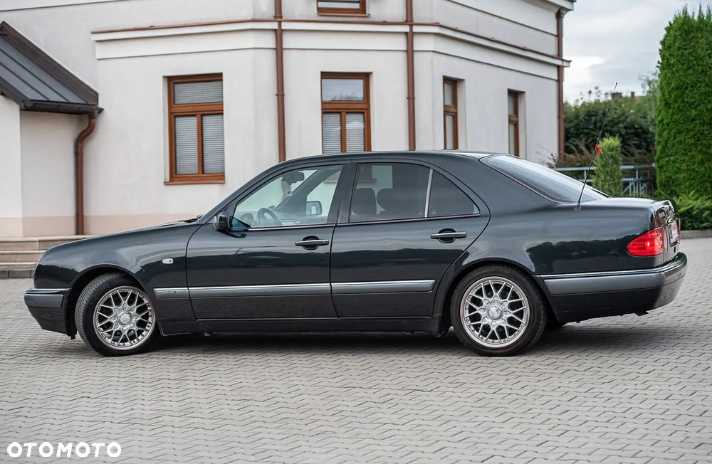 Mercedes-Benz Klasa E - 12