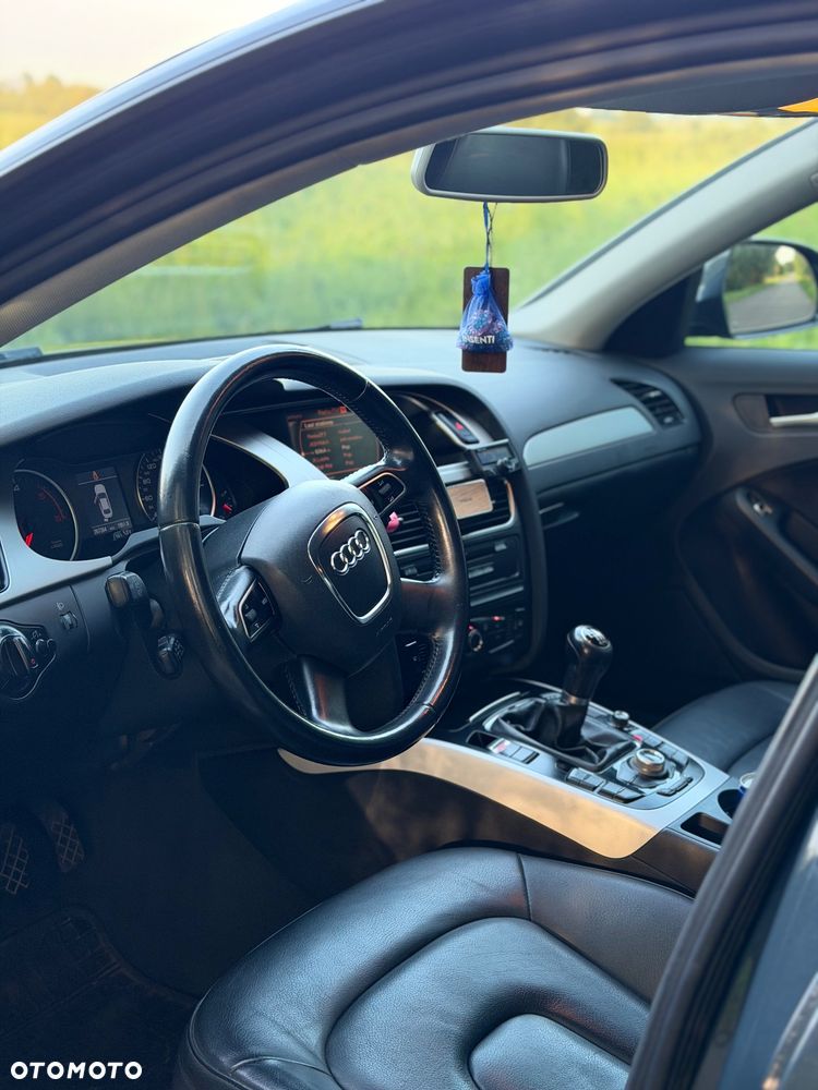 Audi A4 Limousine - 7