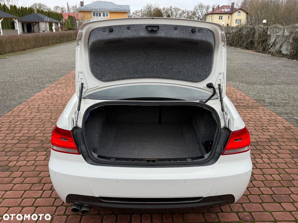 BMW Seria 3 330d M Sport Edition - 23