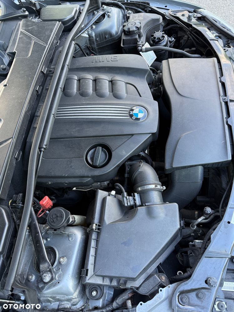 BMW Seria 3 320d xDrive DPF Edition Sport - 32