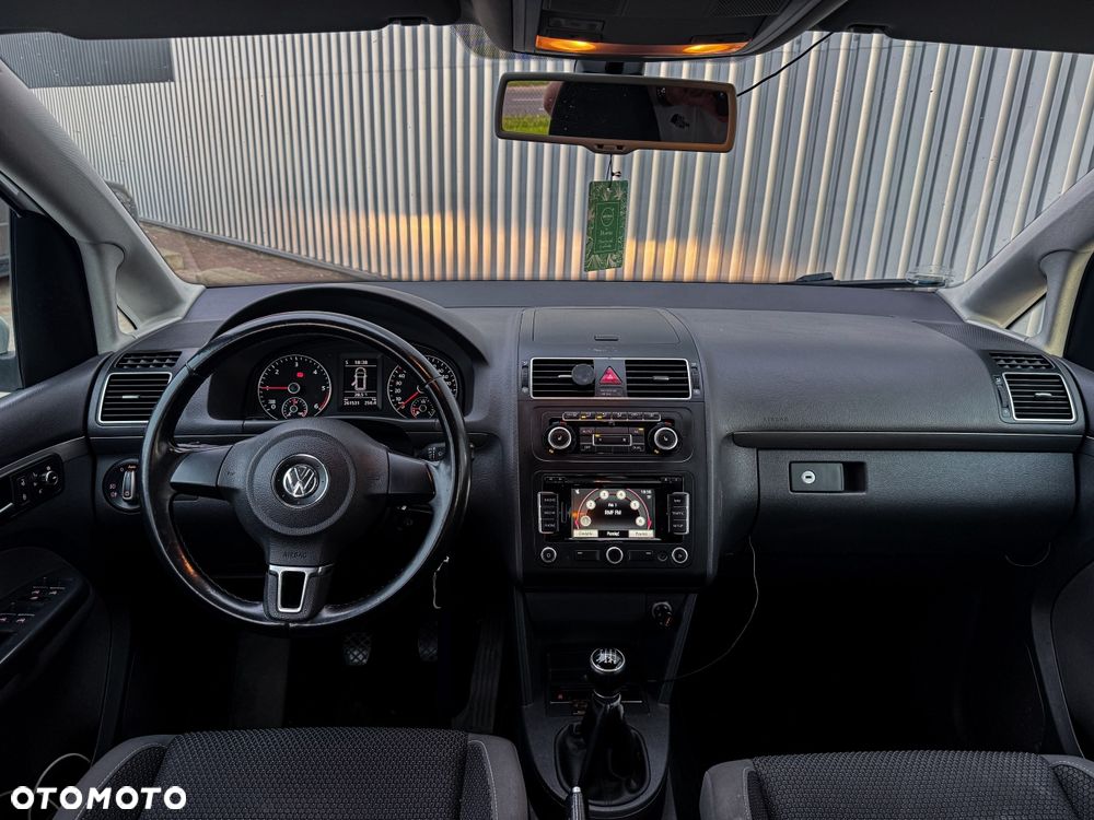 Volkswagen Touran - 5