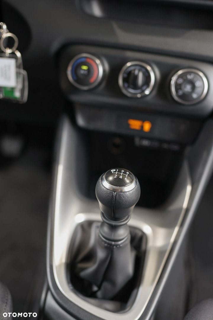 Toyota Yaris - 25