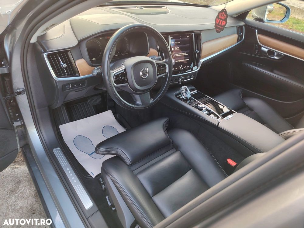 Volvo S90 - 2