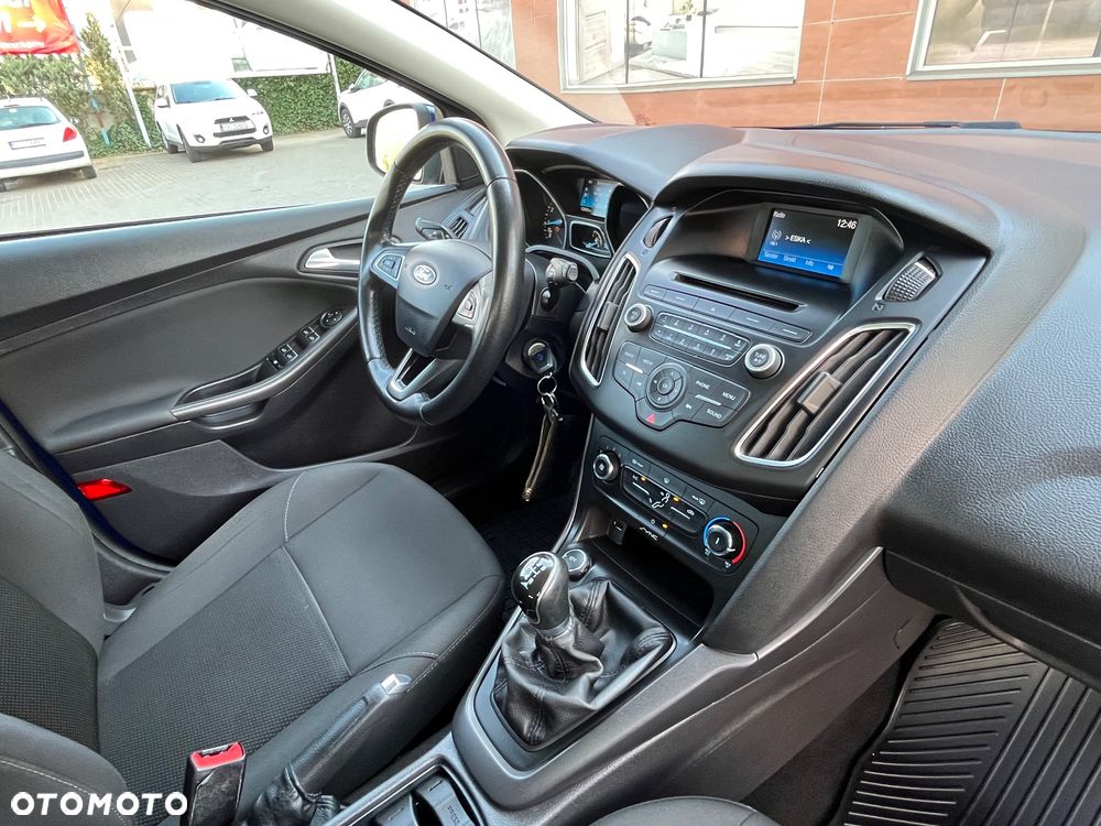 Ford Focus 1.0 EcoBoost Trend - 25