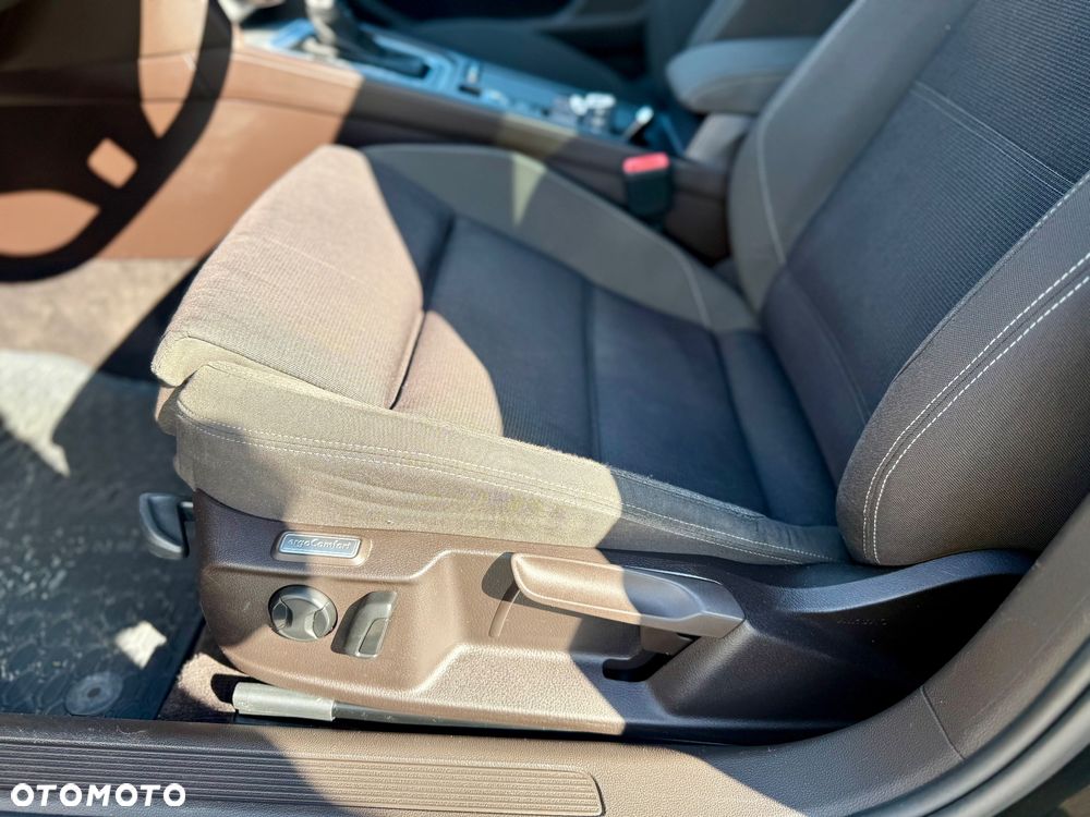 Volkswagen Passat - 15