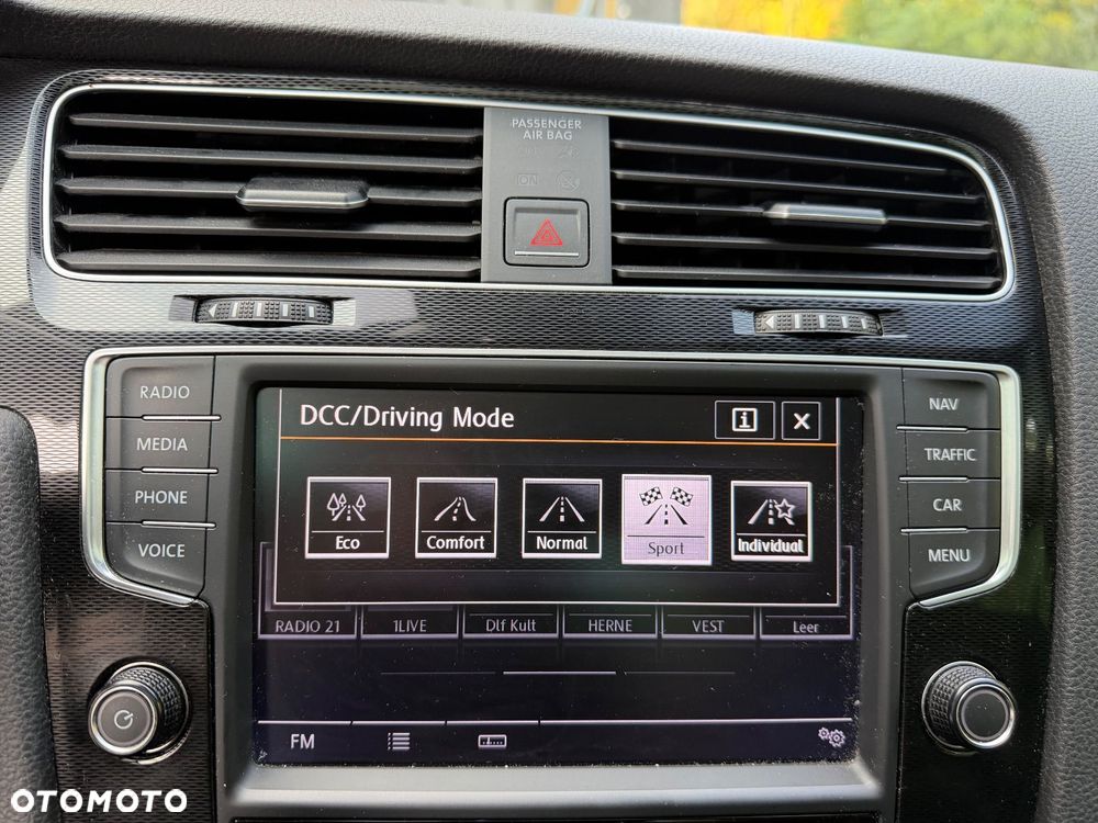 Volkswagen Golf GTI Performance BlueMotion Technology DSG - 29