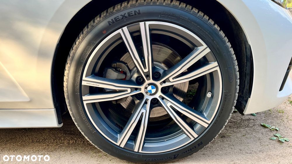 BMW Seria 3 330i Sport Line - 12