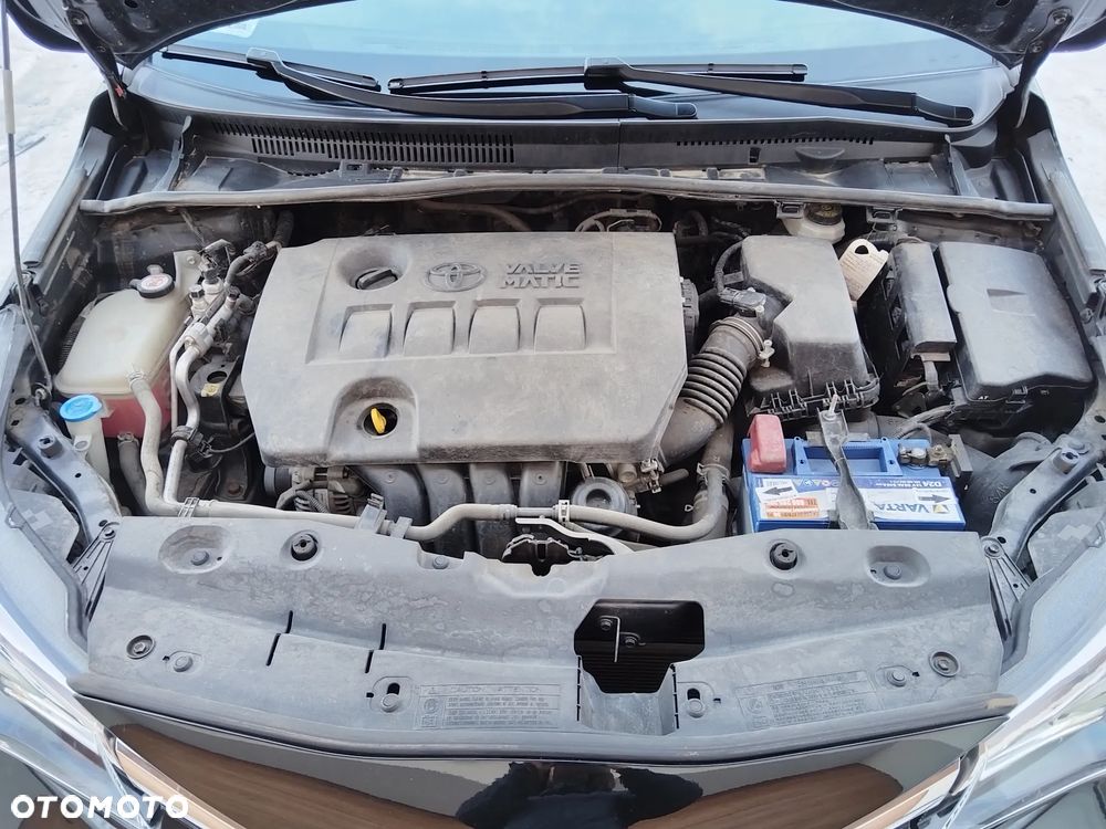 Toyota Avensis 1.8 Premium MS - 16