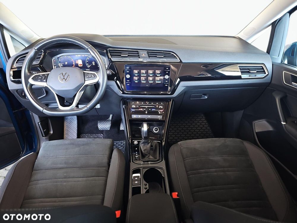 Volkswagen Touran - 12