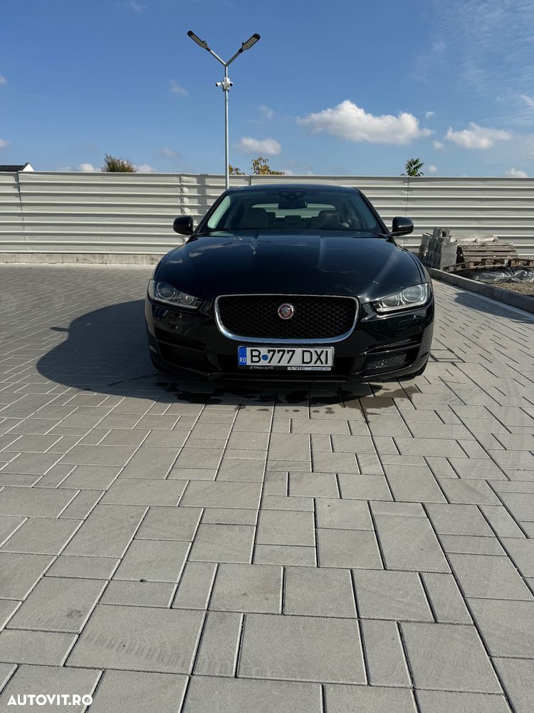 Jaguar XE - 6