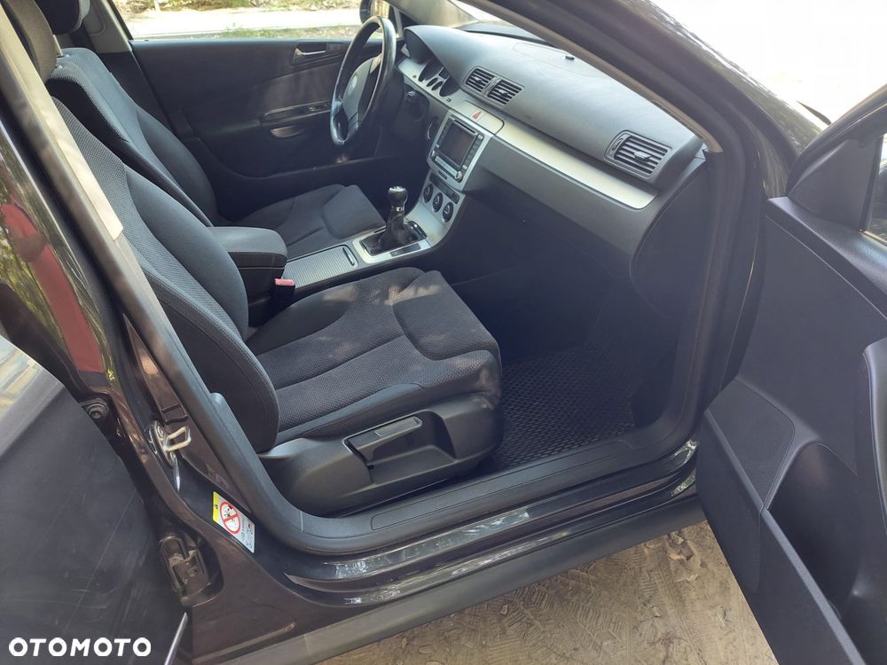 Volkswagen Passat - 15