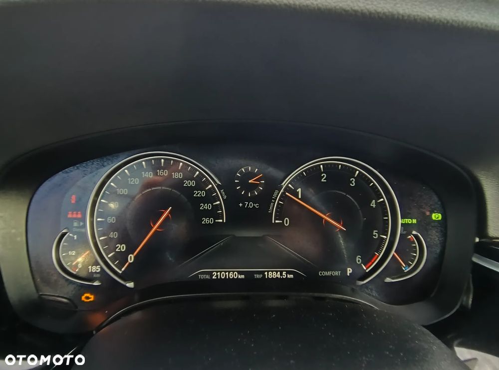 BMW Seria 5 520d M Sport - 11