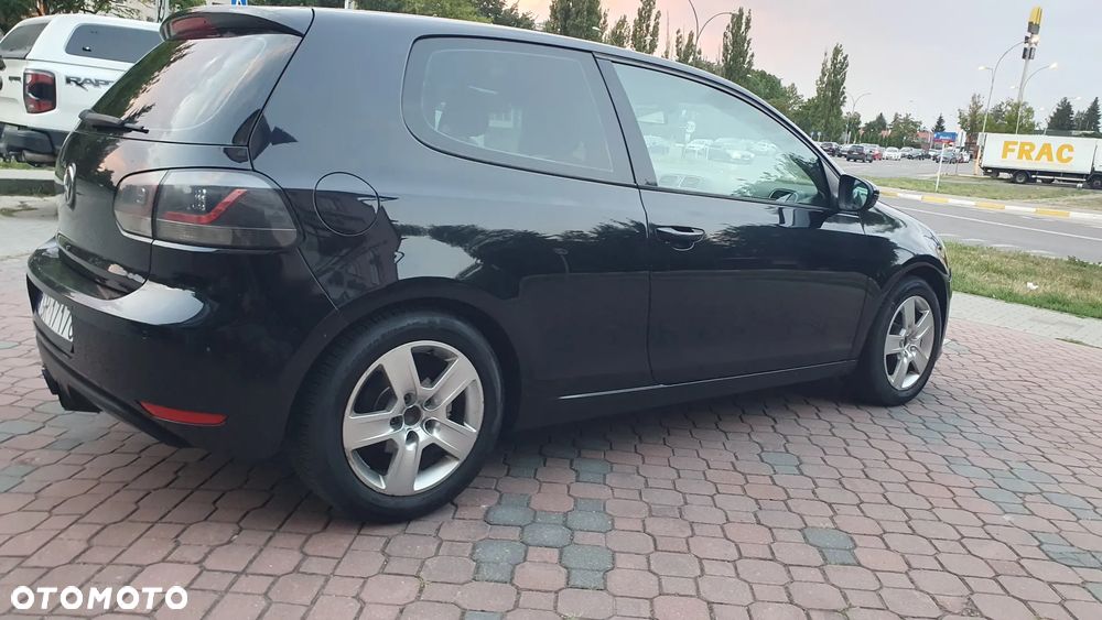 Volkswagen Golf - 6