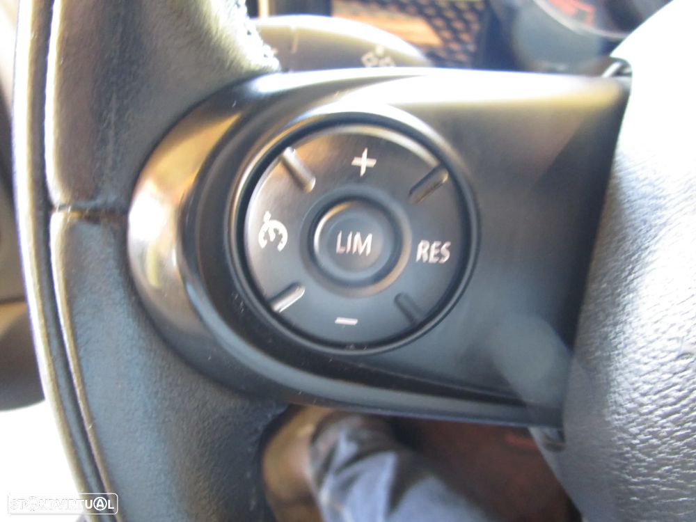 MINI 5 Portas Cooper SD Sport Aut. Seven - 16