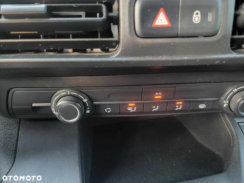 Opel COMBO - 17