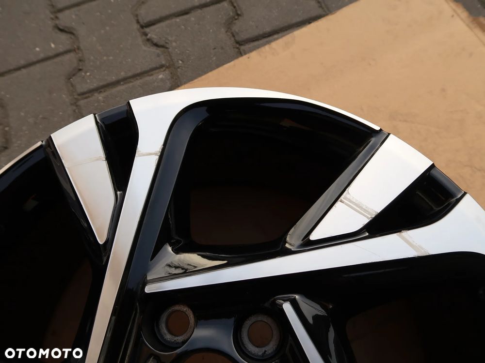 8 Felga Aluminiowa Toyota CMS1305-11 18" - 2