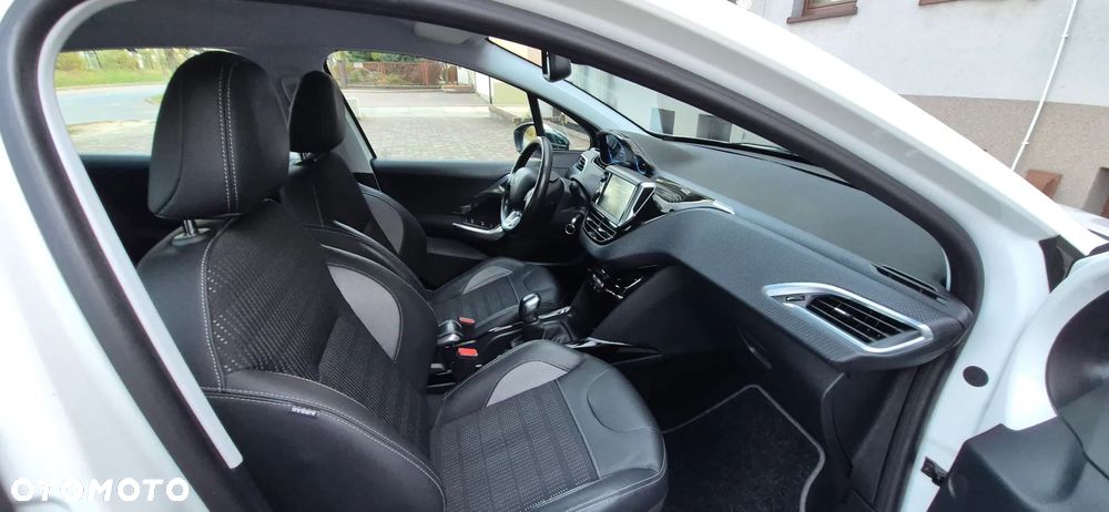 Peugeot 2008 PureTech 110 Stop&Start Allure - 11