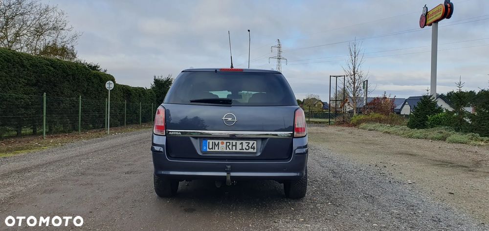 Opel Astra 1.6 150 Jahre - 3