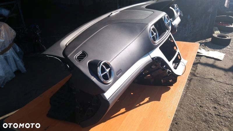 DESKA ROZDZIELCZA MERCEDES SL R231 400 3.0 V6 AMG - 2
