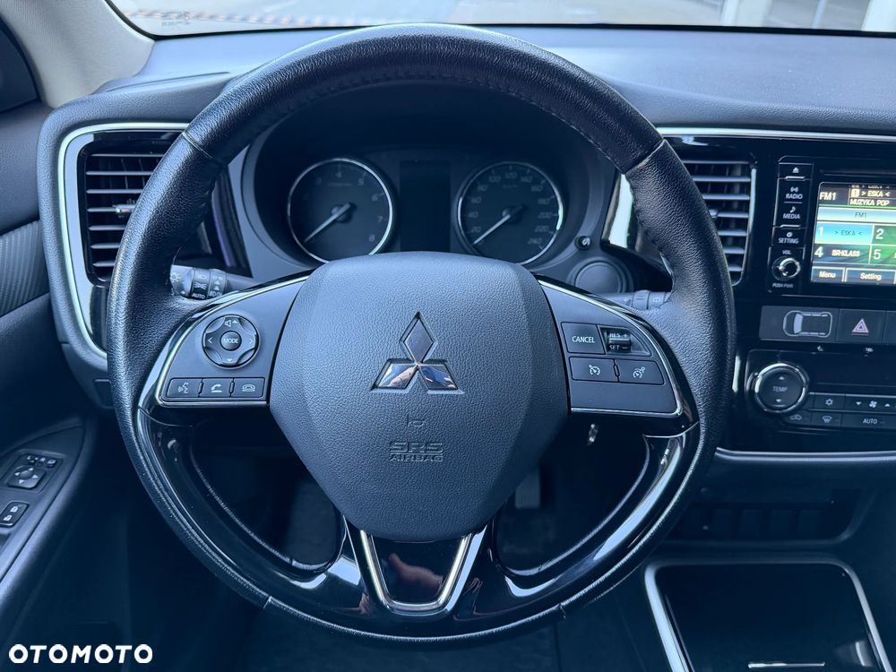 Mitsubishi Outlander 2.0 2WD Diamant - 28