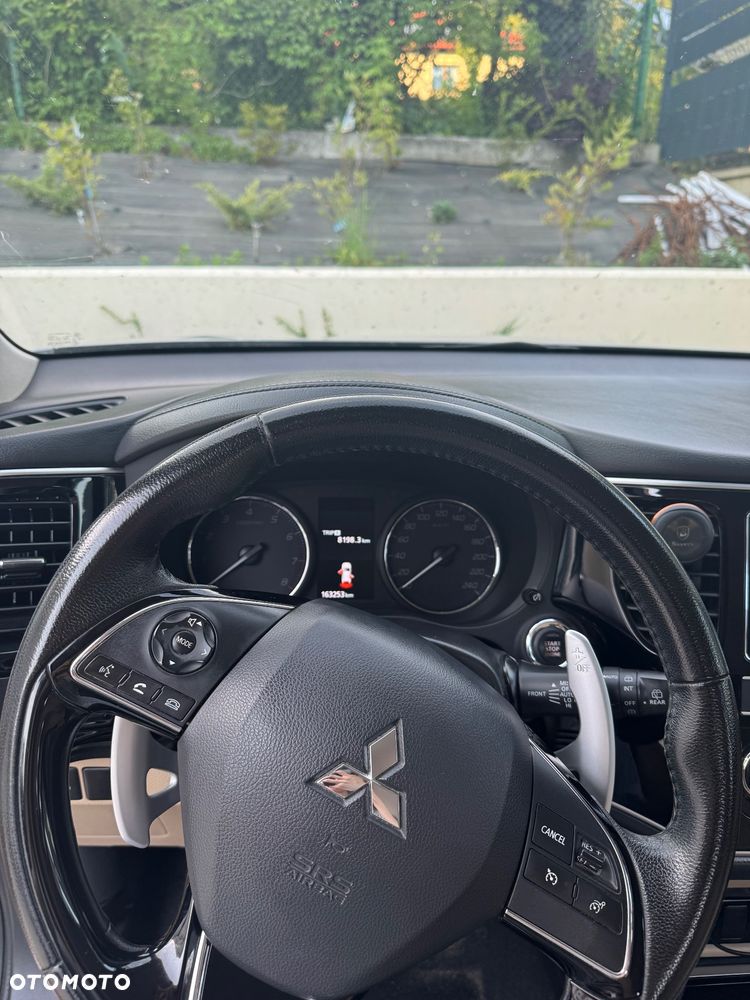 Mitsubishi Outlander 2.0 Intense + SDA 4WD CVT - 17