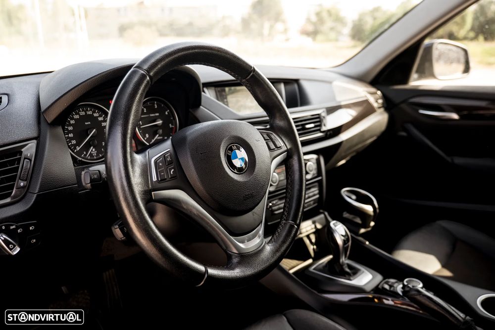 BMW X1 18 d sDrive Auto Line Sport - 11
