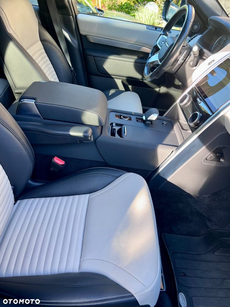 Land Rover Discovery 3.0 P360 mHEV R-Dynamic SE - 11