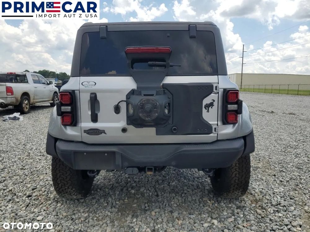 Ford Bronco - 3