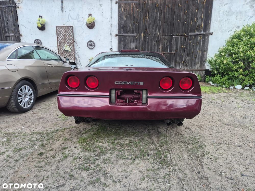 Chevrolet Corvette - 8