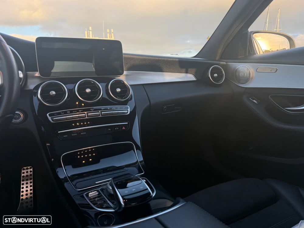 Mercedes-Benz C 300 de AMG Line - 24