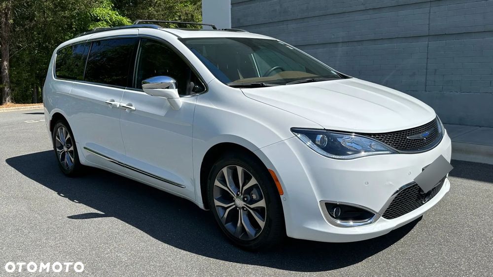 Chrysler Pacifica - 8