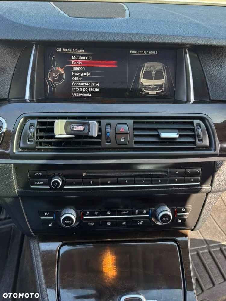 BMW Seria 5 528i xDrive Sport-Aut - 17