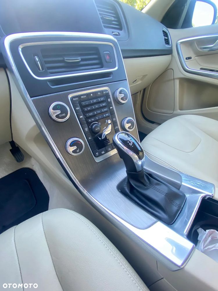 Volvo S60 T5 Drive-E Base - 4