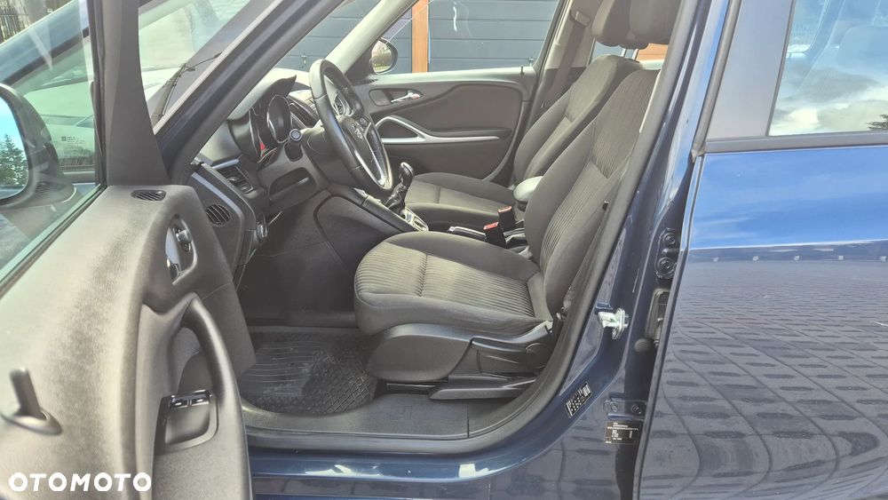 Opel Zafira - 37