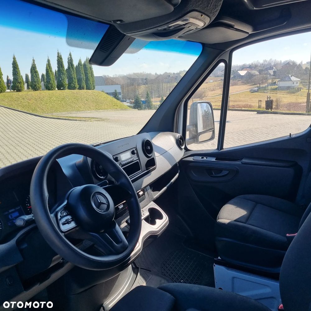 Mercedes-Benz Sprinter - 15