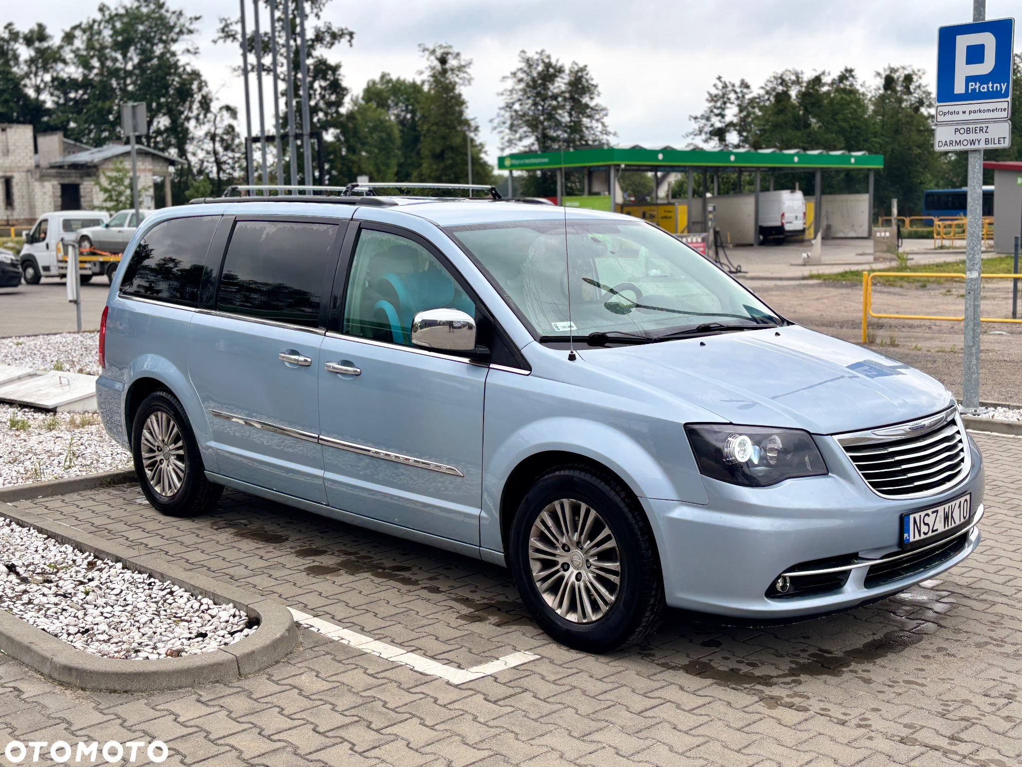 Chrysler Town & Country - 3