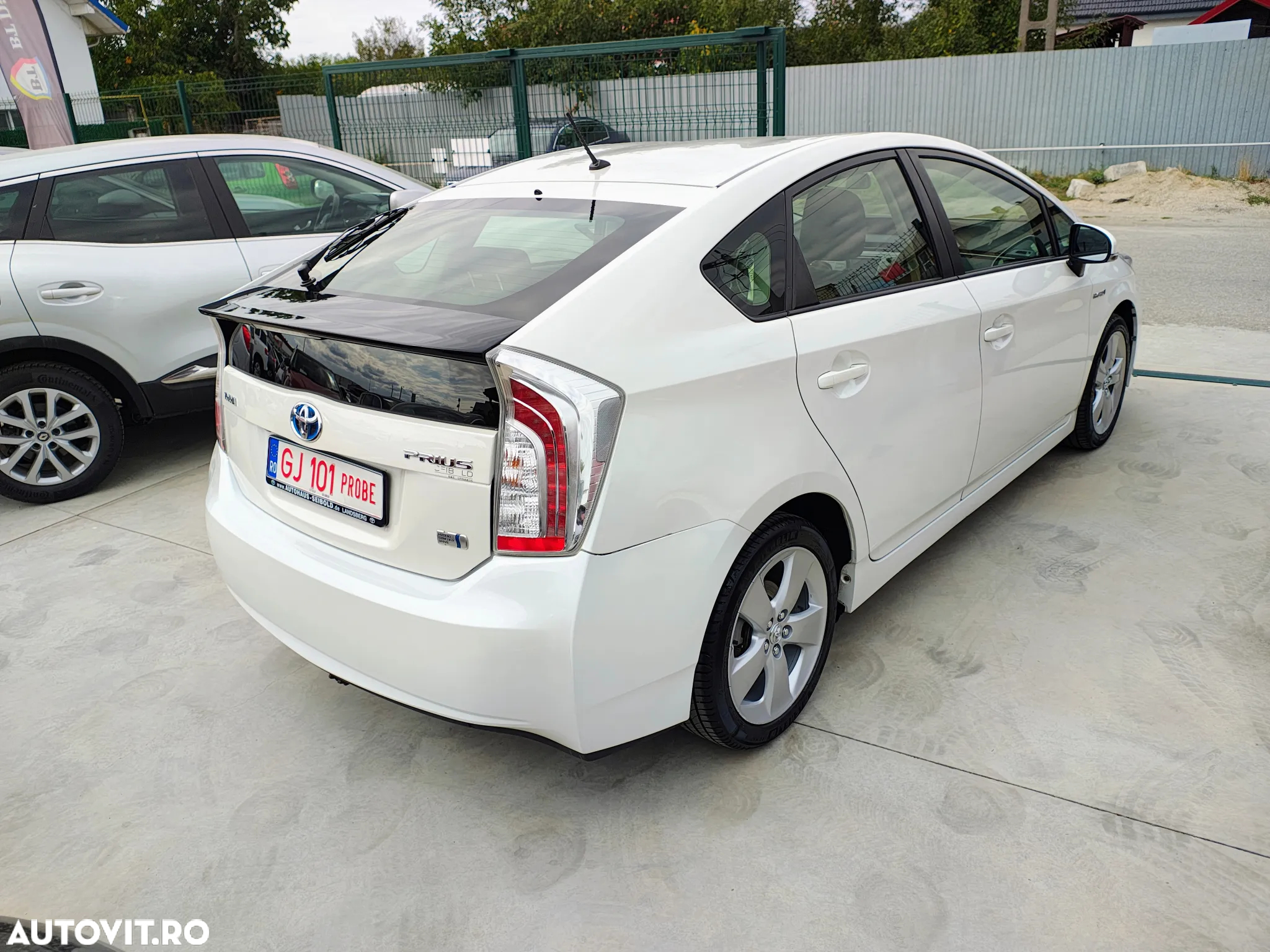 Toyota Prius 1.8 HSD Exclusive - 4