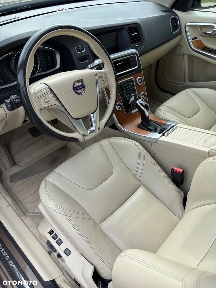 Volvo V60 D4 AWD Drive-E Summum - 13