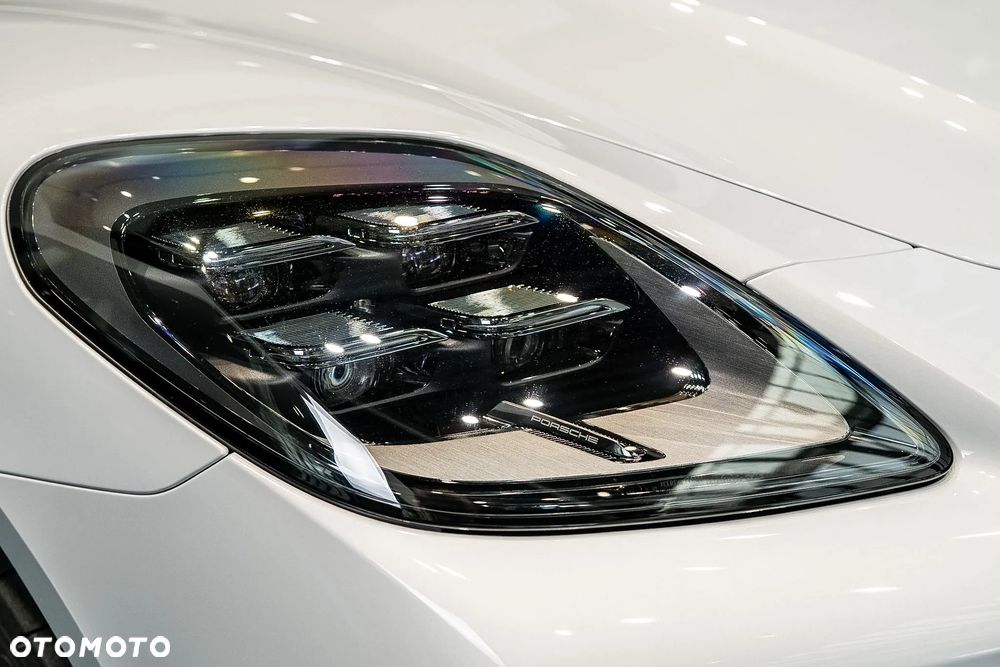 Porsche Panamera 4 - 10