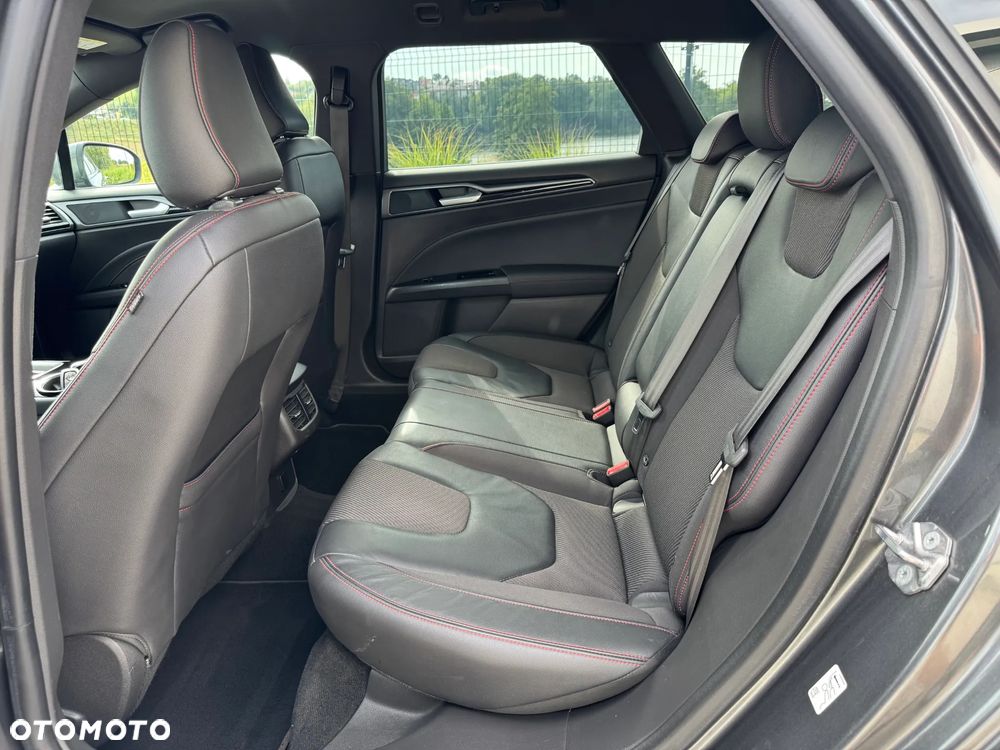 Ford Mondeo 2.0 TDCi ST-Line PowerShift - 18