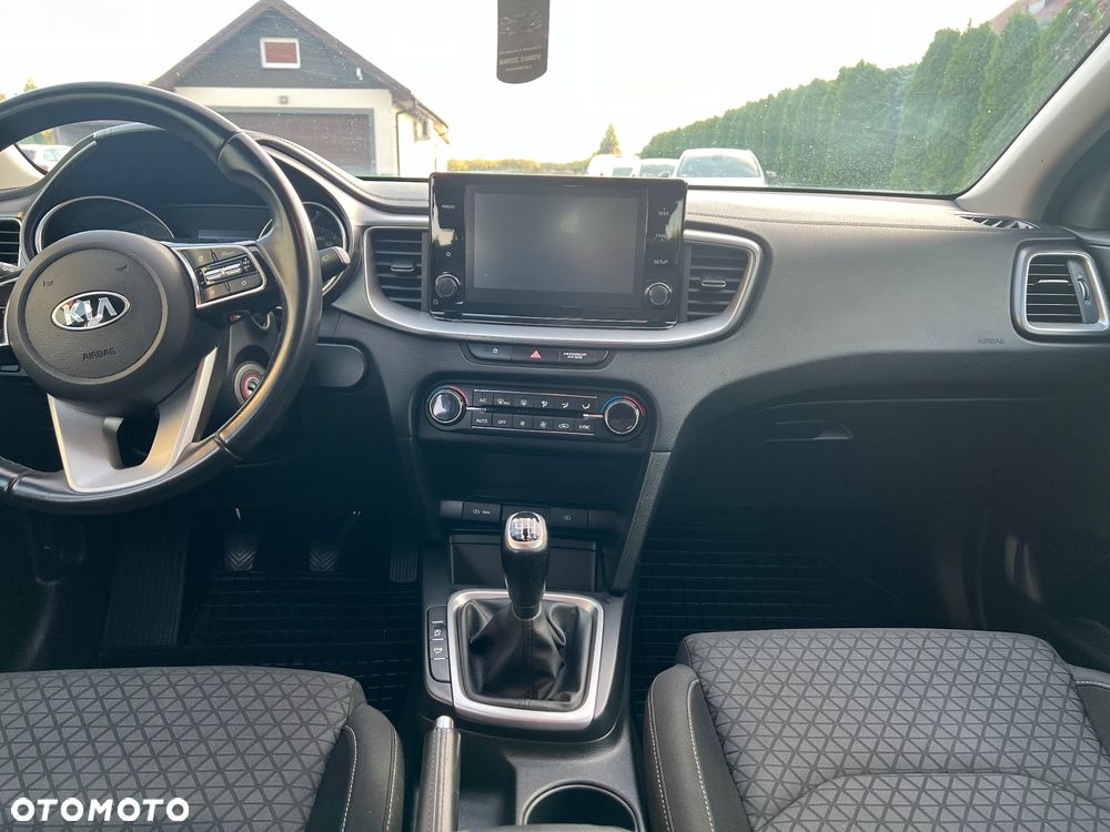 Kia Ceed 1.6 CRDi SCR M - 18