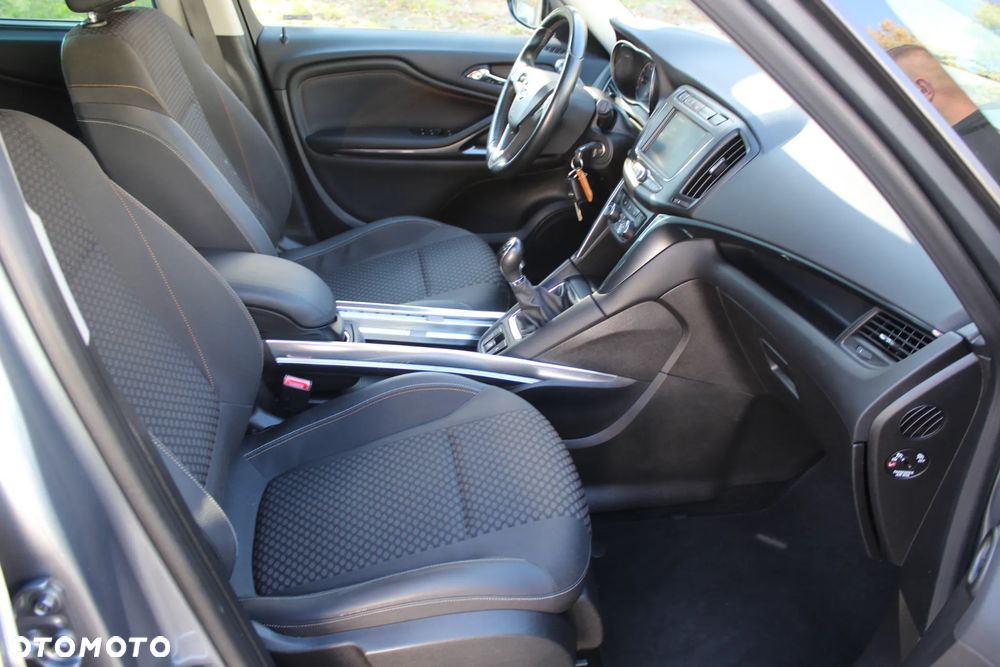 Opel Zafira - 24