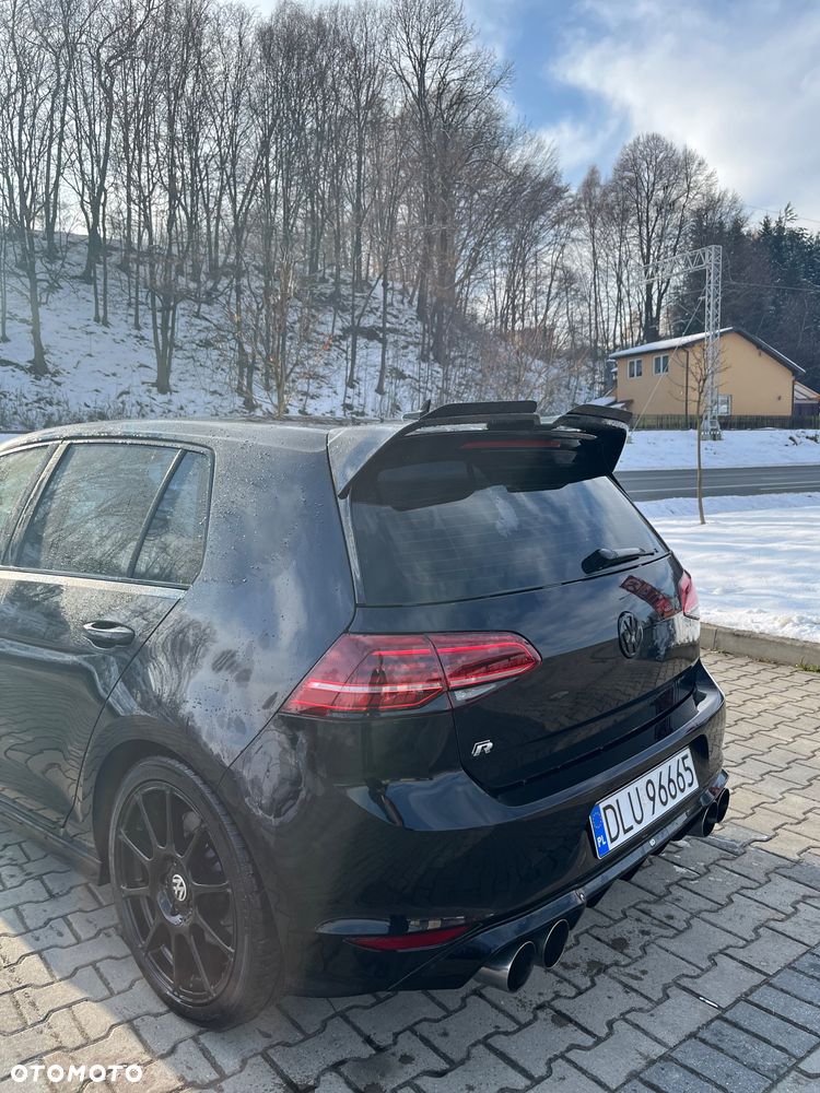 Volkswagen Golf - 22