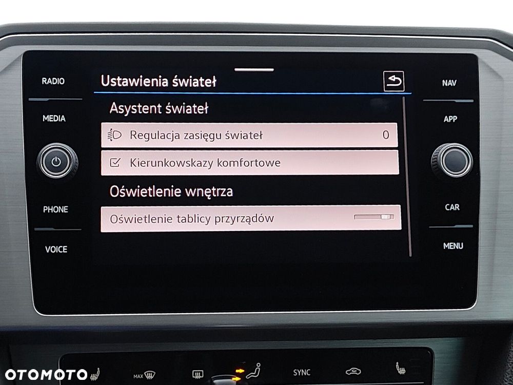 Volkswagen Passat Variant 2.0 TDI EVO Business DSG - 29