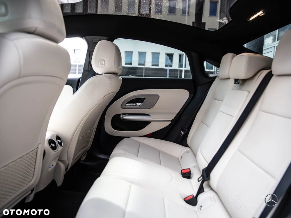 Mercedes-Benz CLA 220 mHEV 4-Matic 8G-DCT - 11