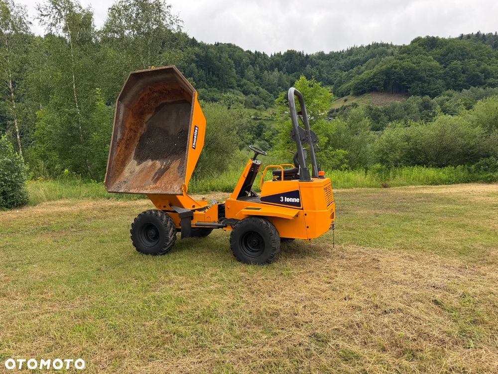 Thwaites MACH Wozidło Budowlane-Rolnicze. Wózek z Obrotową Kolebą. 3 tony ładowność. 4x4. Silnik YANMAR 4 cylindry 50 km. Jazda 3 prędkości. Maszyna w ładnym stanie z Norweskiego Gospodarstwa! Ani deka luzów i wycieków! Pełny Oryginał. Hamulce brzytwa. Serwisy w DEKRA. Maszyna Woziła lekkie ładunki. Wielka Okazja. Wszystko w pełnym Oryginale. Opony Oryginał. Oświetlenie Fabryczne!  Mocny Silnik 4 cylindry. OKAZJA TANIO - 4